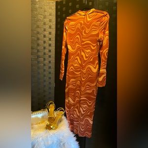 SHEIN SXY Marble Print Top-stitching Split Back
Bodycon Dress in size small.